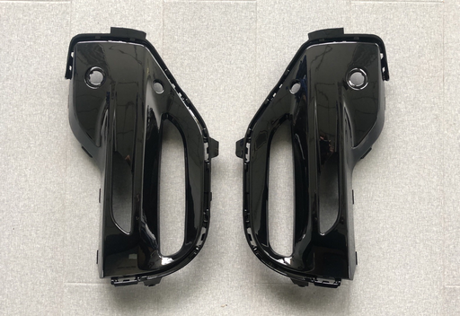 [AES24-G05-004L] Fog lamp frame L